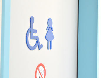 Toiletten f&uuml;r Damen, Herren und Rollstuhlfahrer