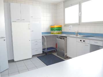 Zwei grosse K&uuml;hlschr&auml;nke sorgen f&uuml;r eine k&uuml;hle Erfrischung und ein k&ouml;stliches Dessert